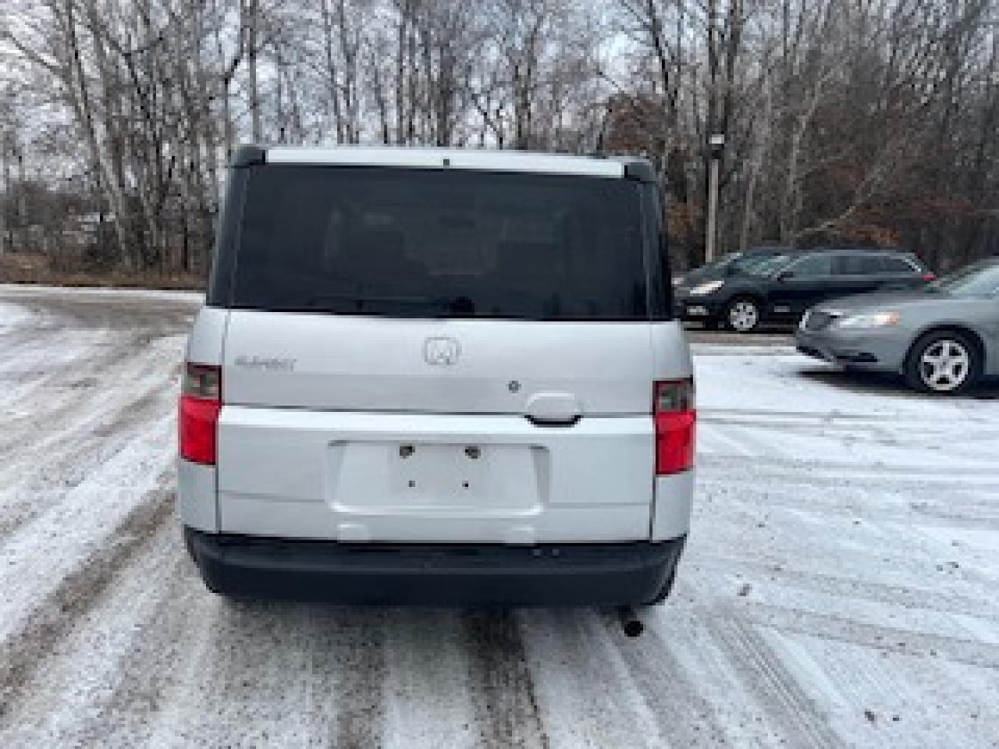 2008 Honda Element EX 2WD AT (5J6YH18798L) with an 2.4L L4 DOHC 16V engine, 5-Speed Automatic Overdrive transmission, located at 17255 hwy 65 NE, Ham Lake, MN, 55304, 0.000000, 0.000000 - Photo#3